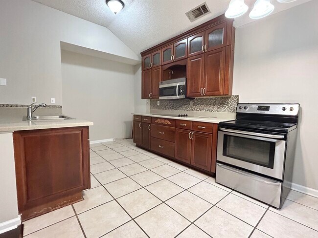 Building Photo - 1117 Dove Hollow Cir W