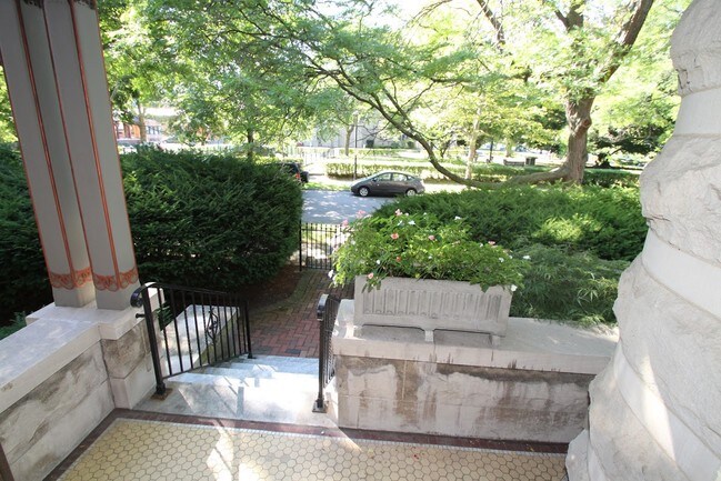 Foto del edificio - 875 East Ave