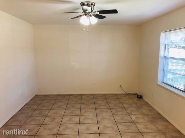 Building Photo - 2 br, 1 bath Duplex - 1615 W Nolana Ave /1...