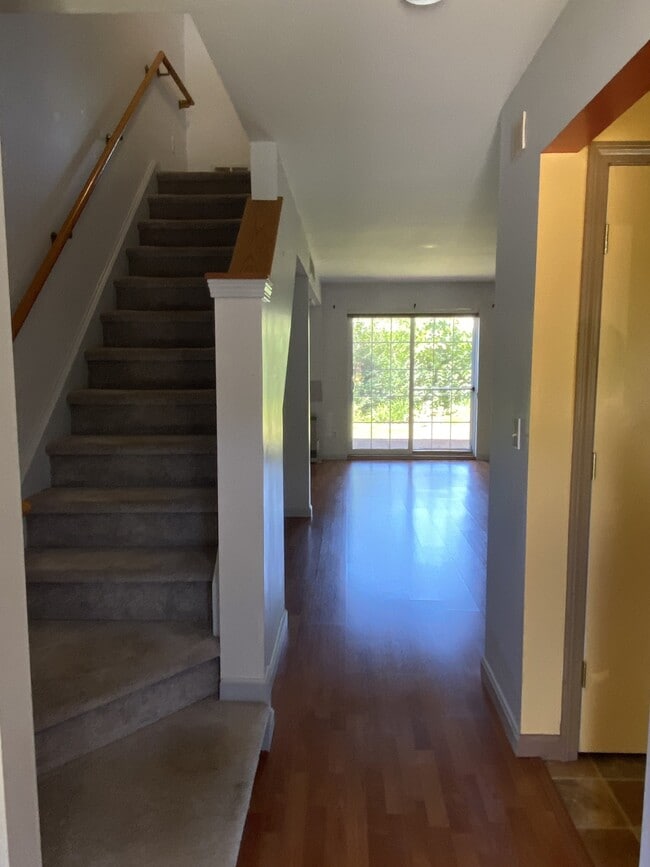 Entryway to livingroom - 163 Rivers Edge Dr