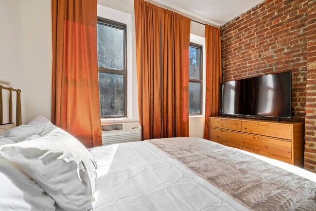 Foto del edificio - 416 W 49th St