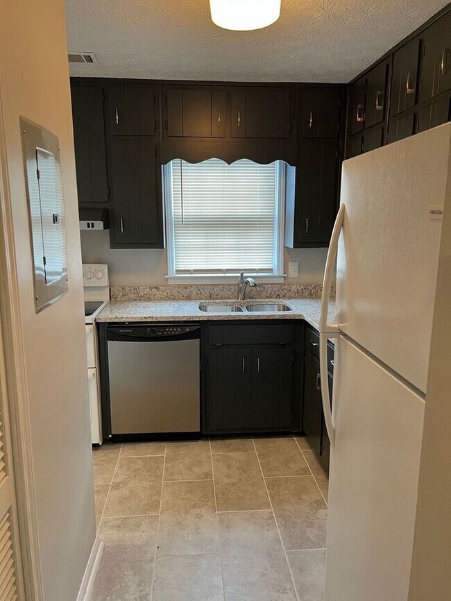 Building Photo - !!!WARNING: AVOID SCAMS CONFIRM RENTAL AT ...
