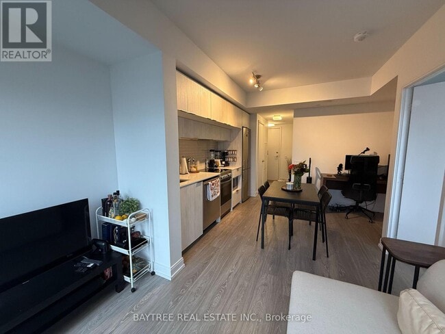 Photo du bâtiment - 181 Dundas St E