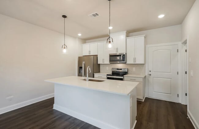 Foto del edificio - 228 River Rock Dr