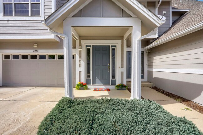 Frente - 2261 Watersong Cir