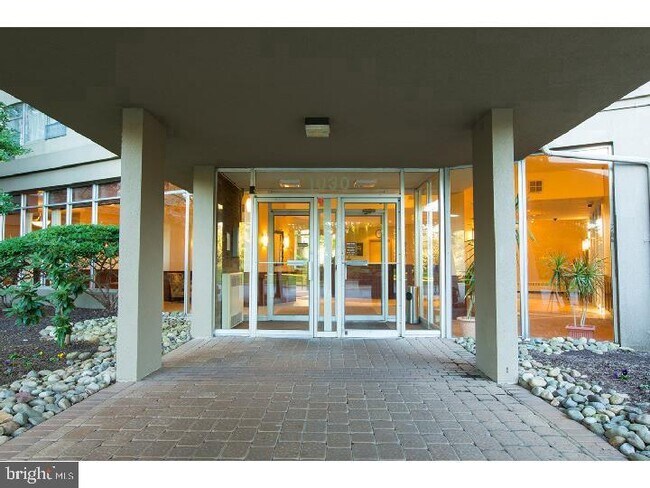 Foto del edificio - 1030 E Lancaster Ave