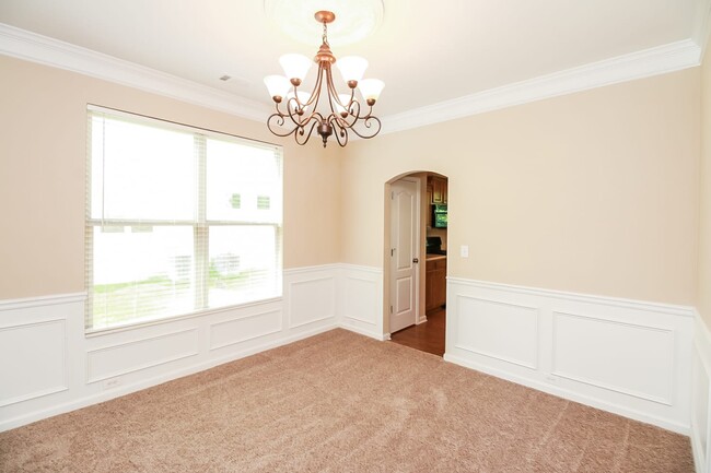 Building Photo - 5667 Jamerson Dr