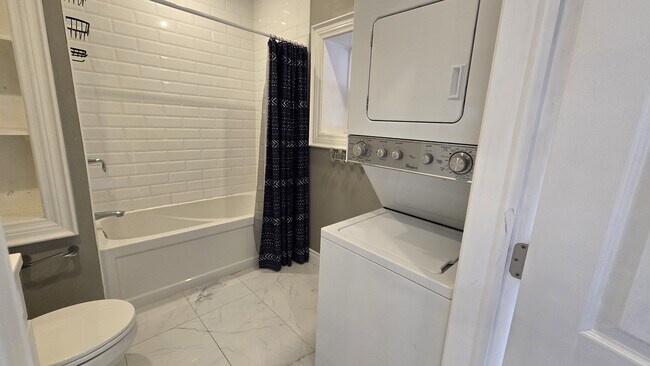 Photo du bâtiment - 76 Burlington St E