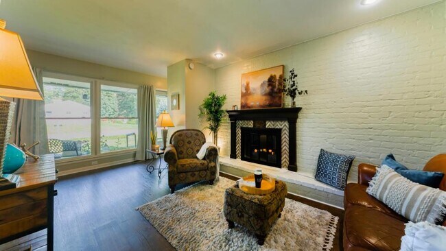 Foto del edificio - 5099 Wardcliff Dr