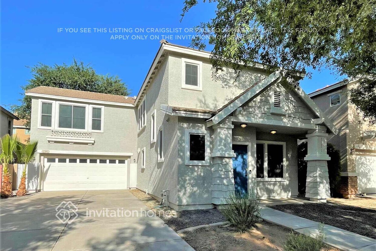 Foto principal - 1391 S Hawk Ln