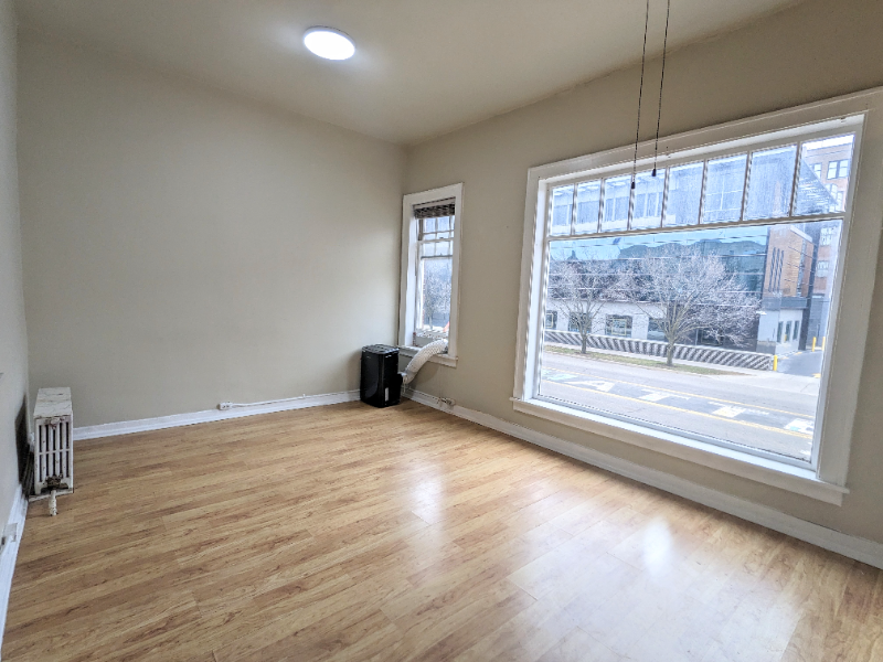 Primary Photo - 346 S Rose St