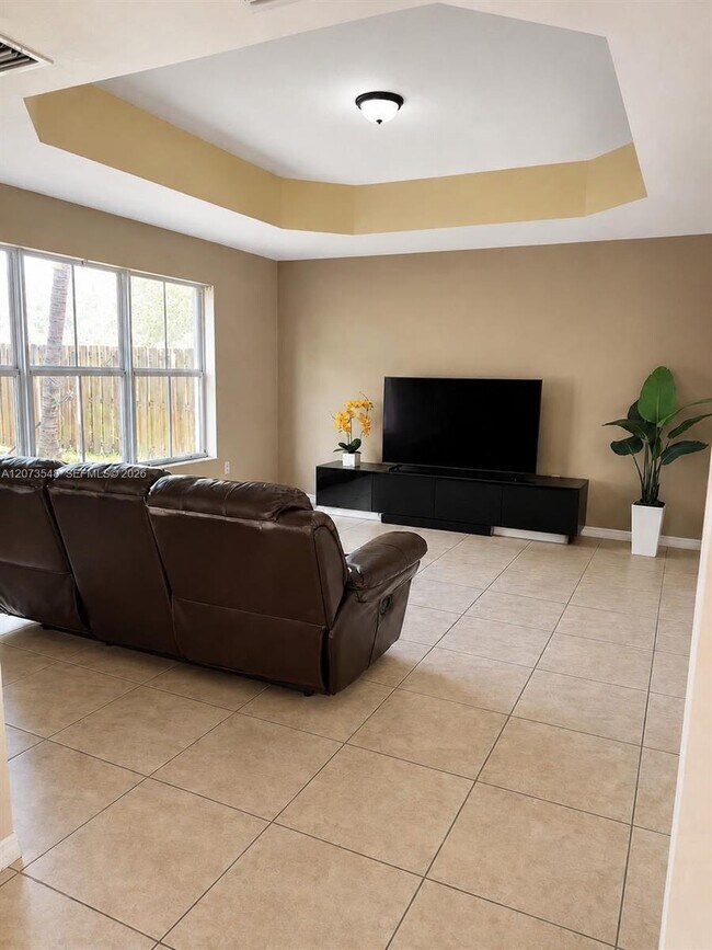 Foto del edificio - 2700 SW 156th Pl