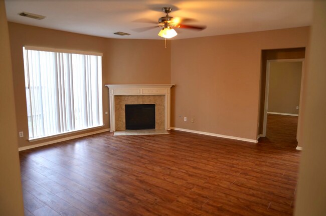 Foto del edificio - 4014 Wren Brook Ct