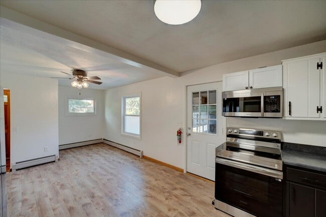 Building Photo - Spacious 3-Bedroom + Office | Updated Kitc...