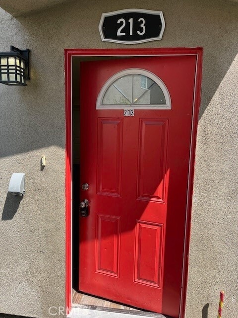 Primary Photo - 211 E 84th Pl