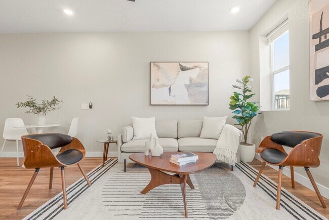 Foto del edificio - 1071 Oak Cir