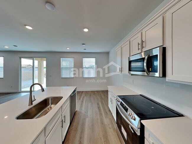 Foto del edificio - 9535 E Friedel Dr