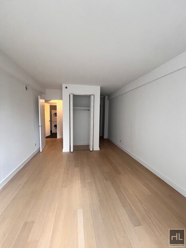 Building Photo - East 39th Street