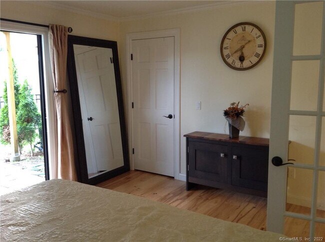 Building Photo - 71 Aiken St