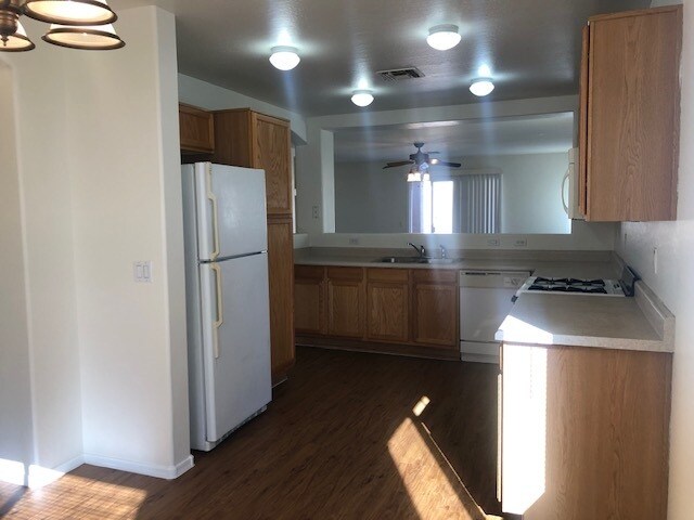 Foto del edificio - GREAT 3 BEDROOM RENTAL-sz