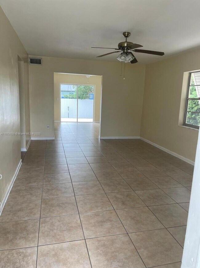 Foto del edificio - 18737 SW 100th Ave