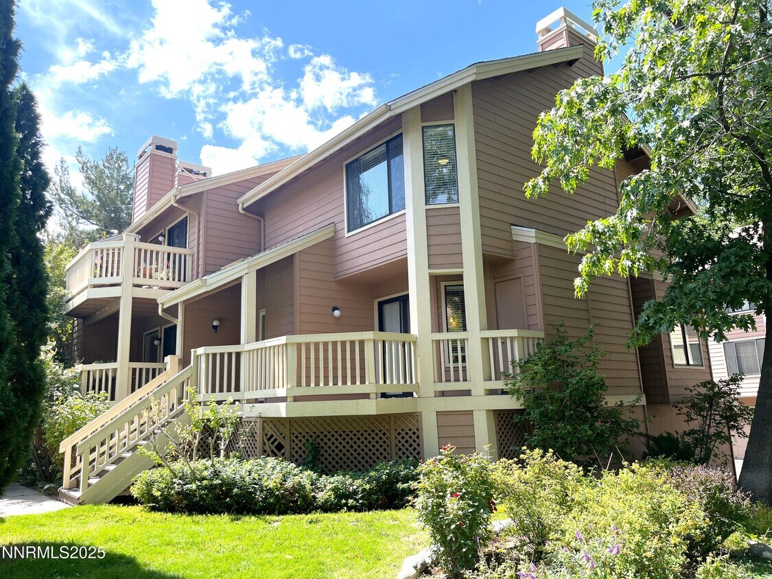 Primary Photo - 2875 Idlewild Dr