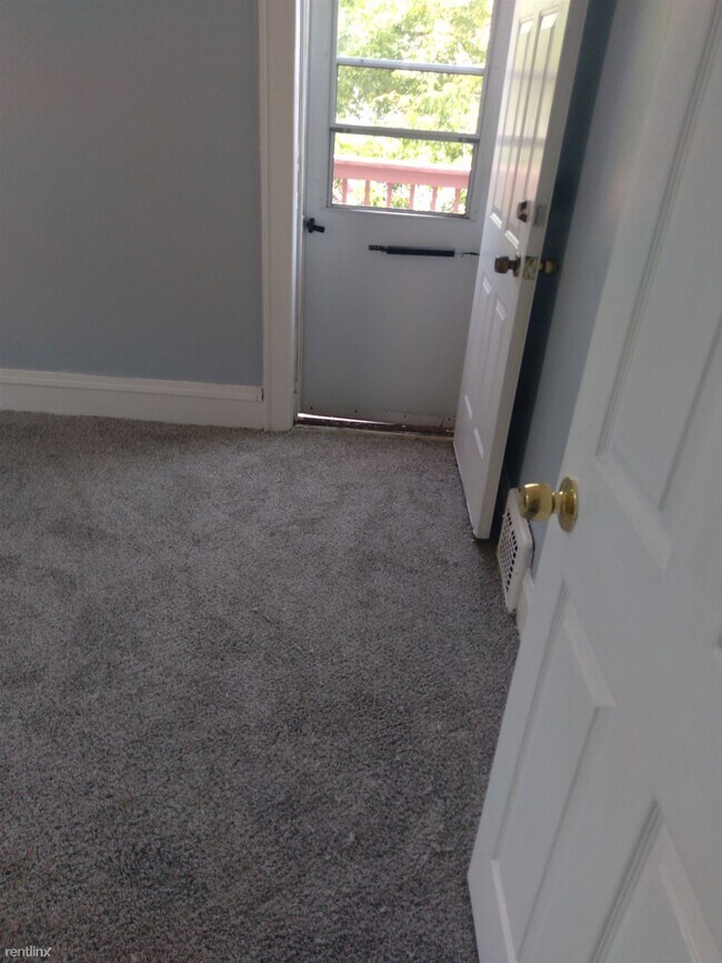 Foto del edificio - 2 br, 1 bath Triplex - 3549 West 129th Str...