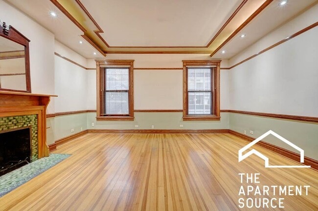 Building Photo - 3 bedroom in Chicago IL 60610