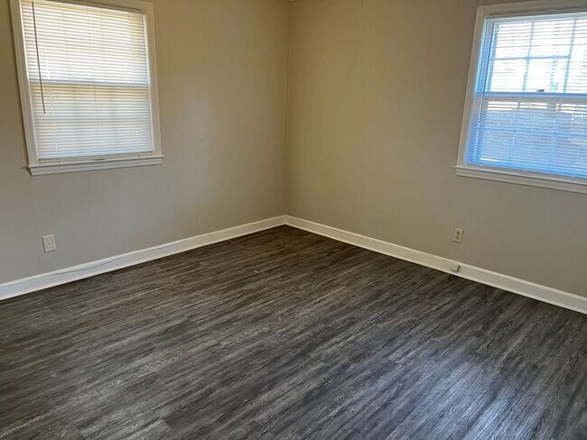 Foto del edificio - Close to Downtown Albemarle - Apartment