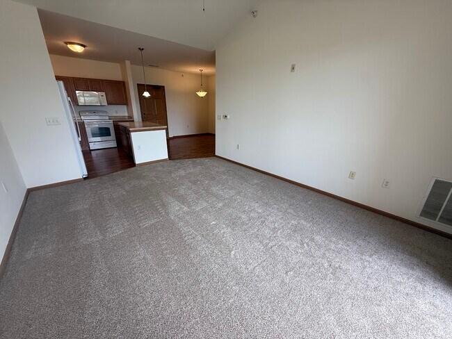 Foto del edificio - 5831 Lupine Ln