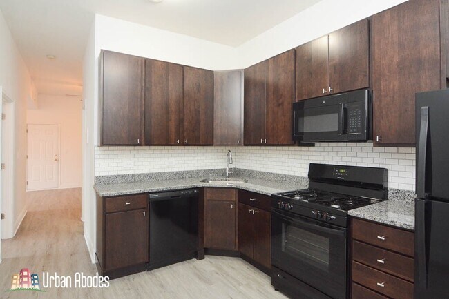 Building Photo - 3512 N Halsted St