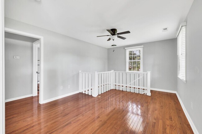 living room - 2723 Ennis Rd