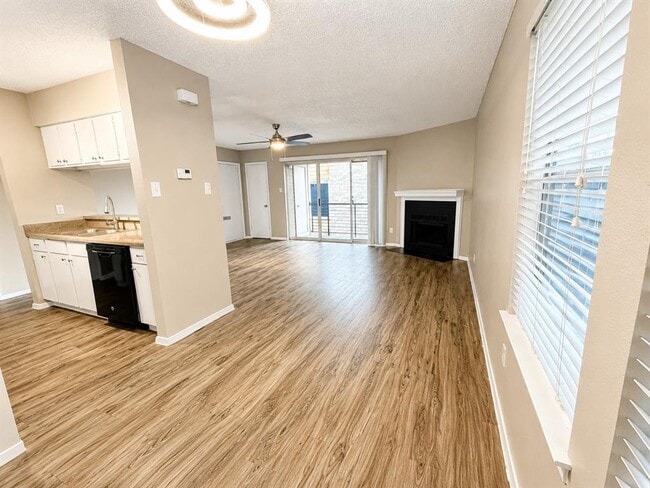 Foto del edificio - 10507 Mellow Ln