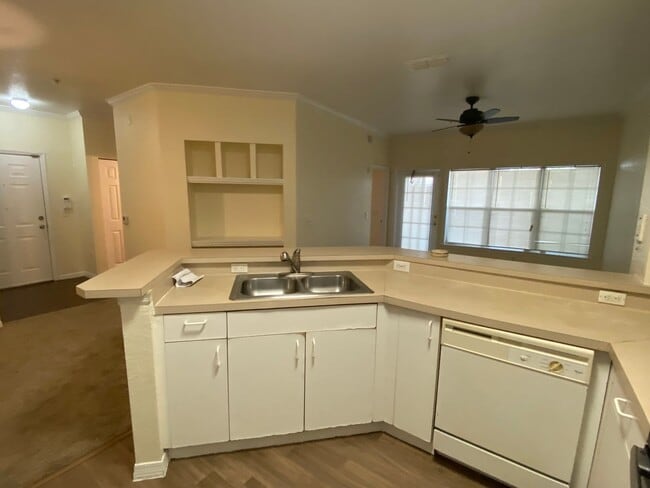 Building Photo - Condo for rent