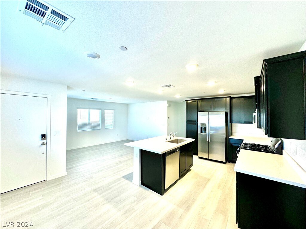 Foto principal - 9636 Oliver Hills Ave