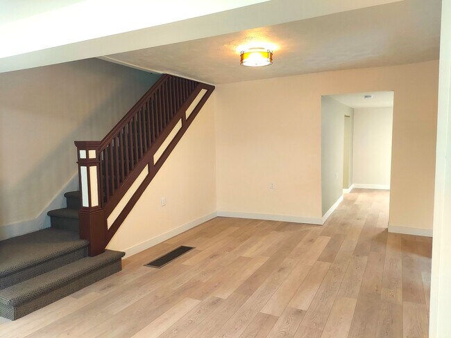 Foto del edificio - 806 N State St