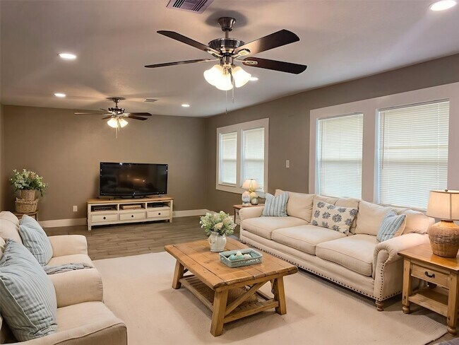 Foto del edificio - 231 Acker St