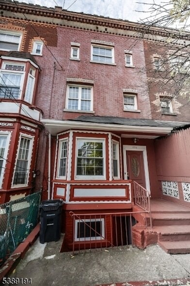Photo - 122 3rd Ave Apartment