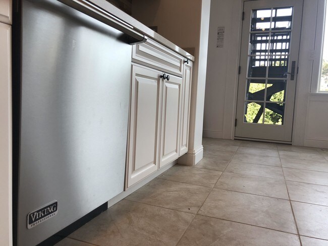 Building Photo - 1 bedroom in San Francisco CA 94114