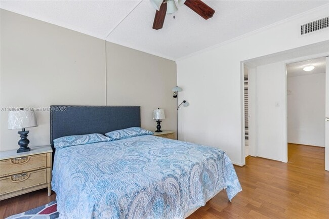 Foto del edificio - 4143 N Ocean Blvd