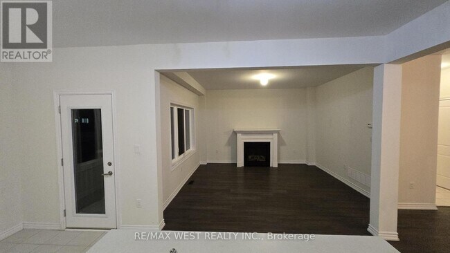 Photo du bâtiment - 52 Cottonwood Cres