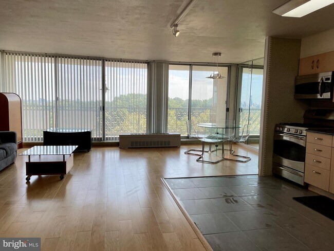 Foto del edificio - 3900 W Ford Rd