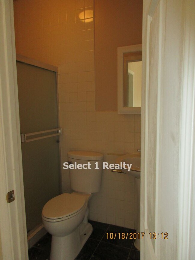 Foto del edificio - 3 bed 2 bath house Antioch - Select 1 Realty