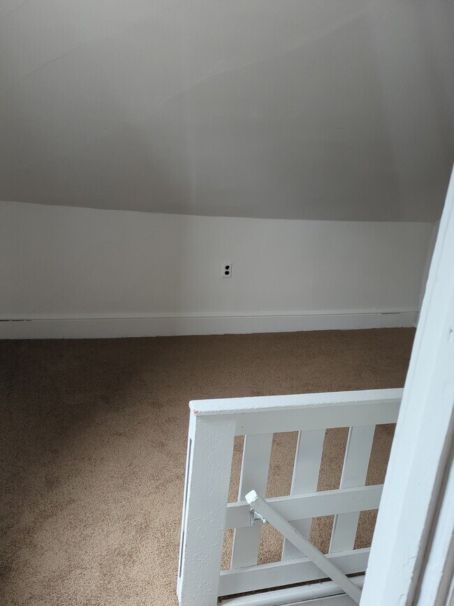 Foto del edificio - 605 Pond St