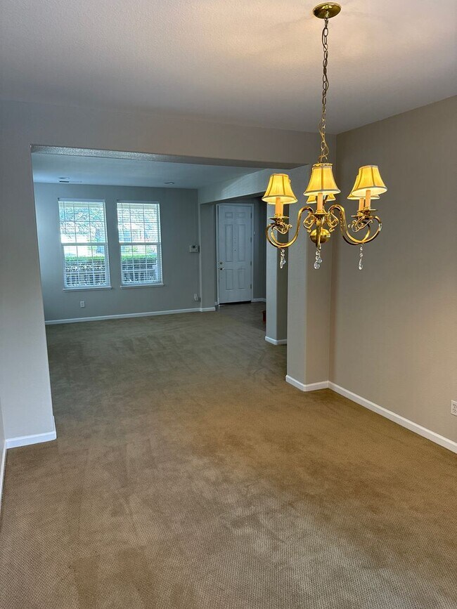 Building Photo - Everything you wanted