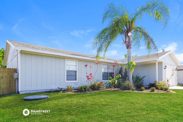 Foto principal - 686 SW Violet Ave