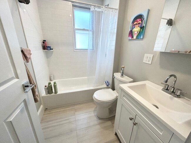 Building Photo - 267 E Cottage St