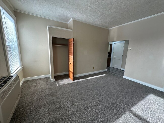 Interior Photo - 1133 Market St