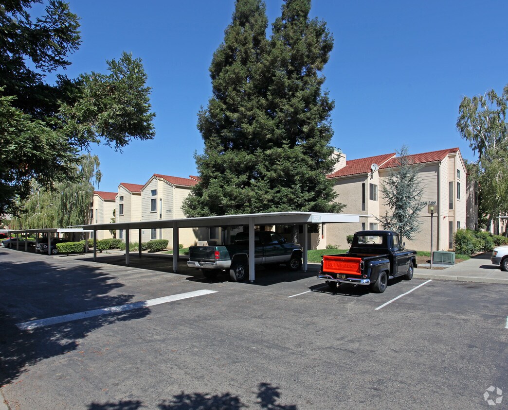 ReNew on Summerfield Apartments in Vacaville, CA