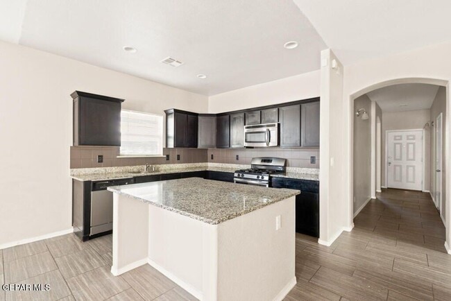 Building Photo - 3713 Loma Cortez Dr